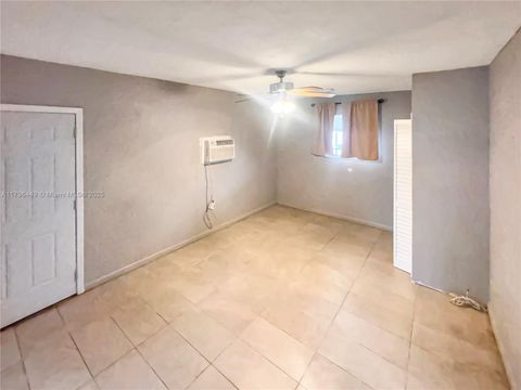 4440 NW 168th Ter 2 Miami Gardens FL 33055