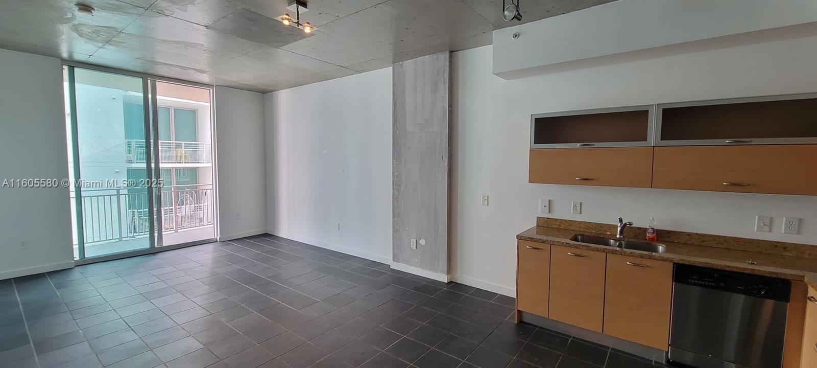 UPTOWN LOFTS CONDO - Residential