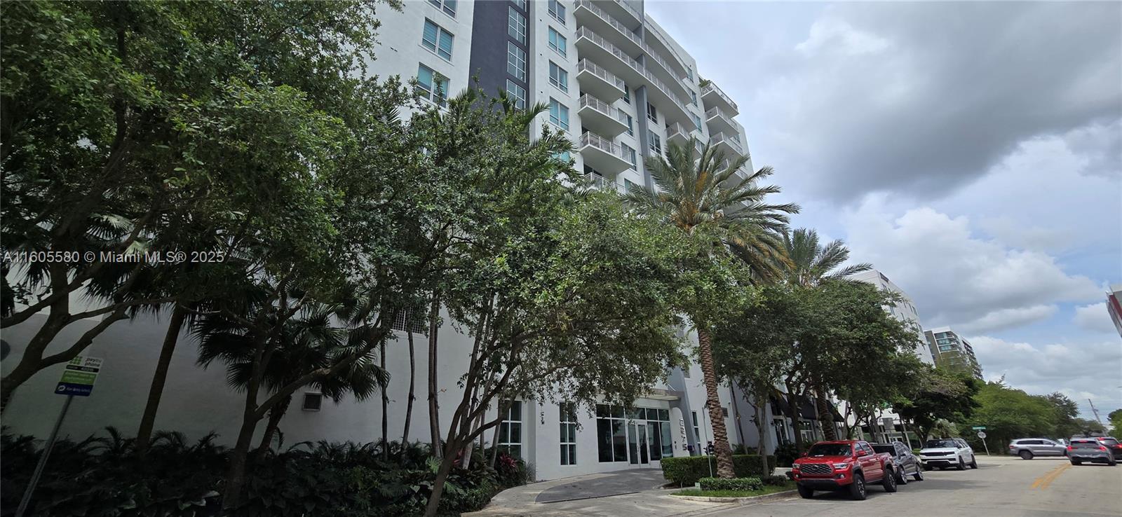 UPTOWN LOFTS CONDO - Residential