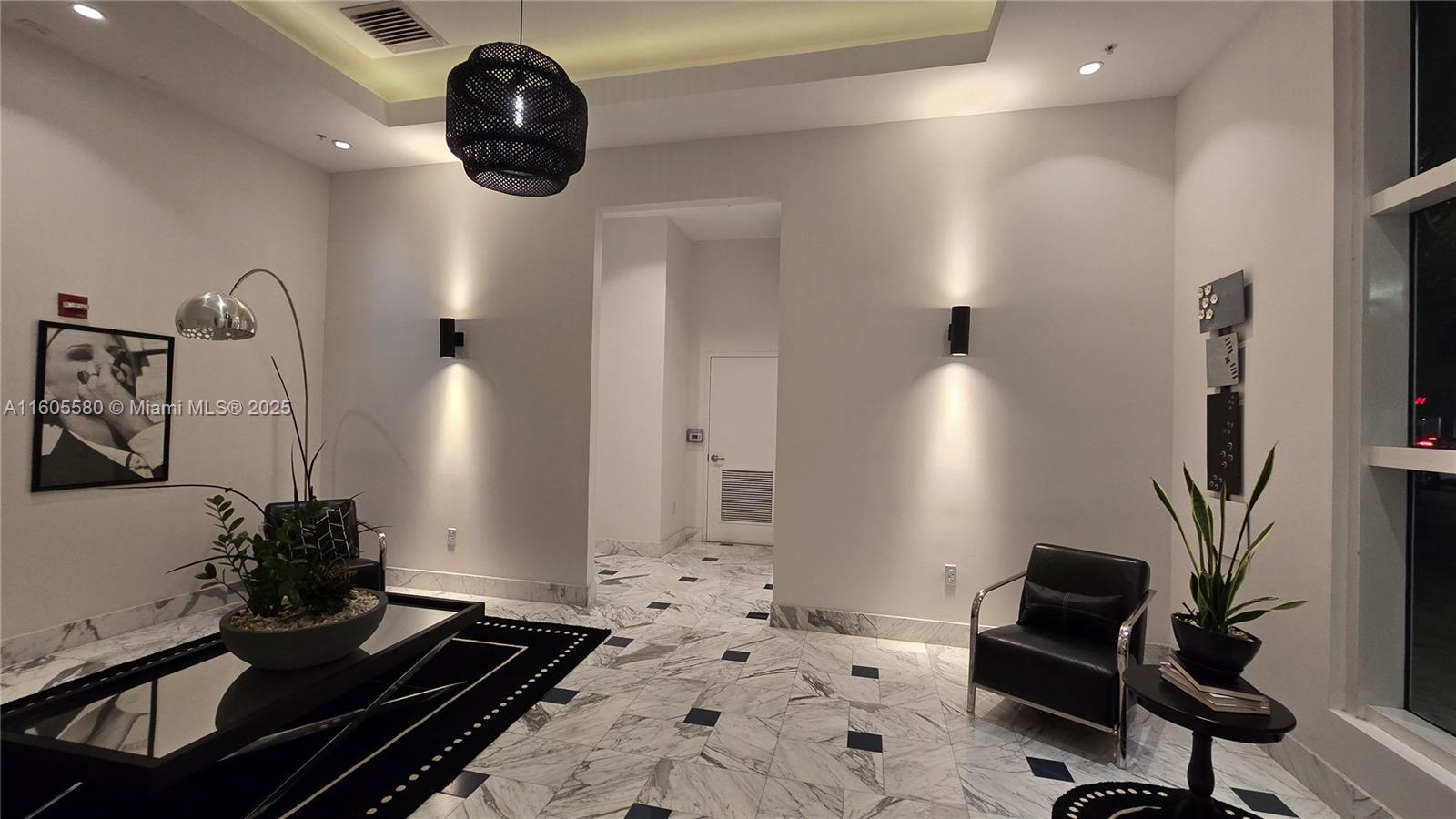 UPTOWN LOFTS CONDO - Residential