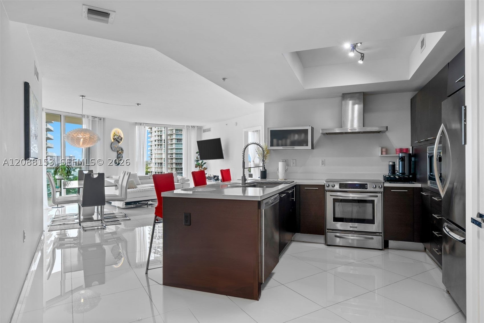 150 Sunny Isles Blvd