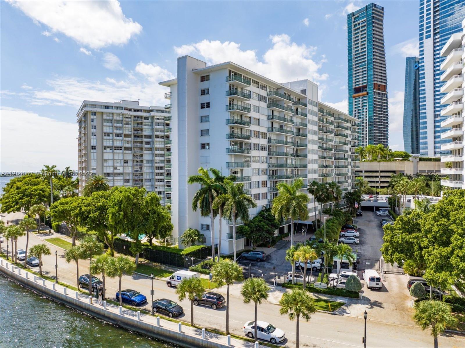 Location, Location, Location. A bayside beauty and in the heart of Brickell's finance and business district. This very well kept 2 bed 2 bath unit with bay view is also with in walking distance to various restaurant's, shopping and entertainment. 20% minimum down payment require for conventional financial.
