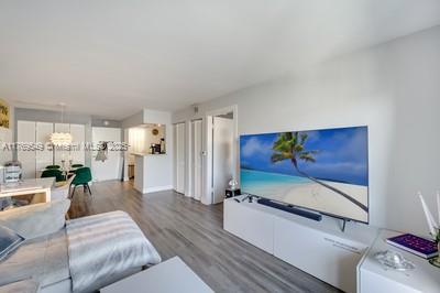 MERIDIAN PLAZA ASSOC COND - Residential