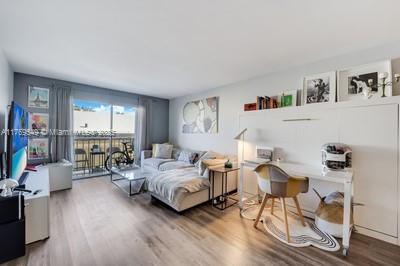 1615 Meridian Ave 303