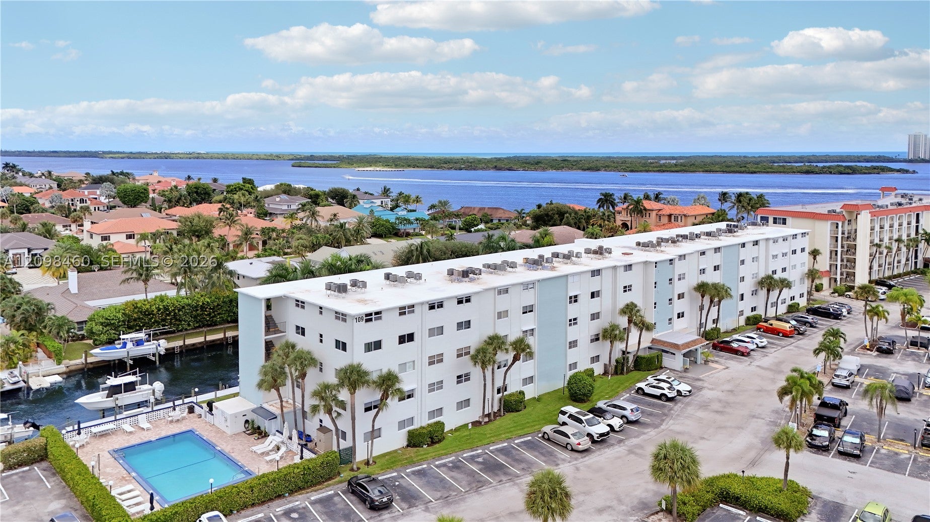 109 N Paradise Harbour Blvd 406