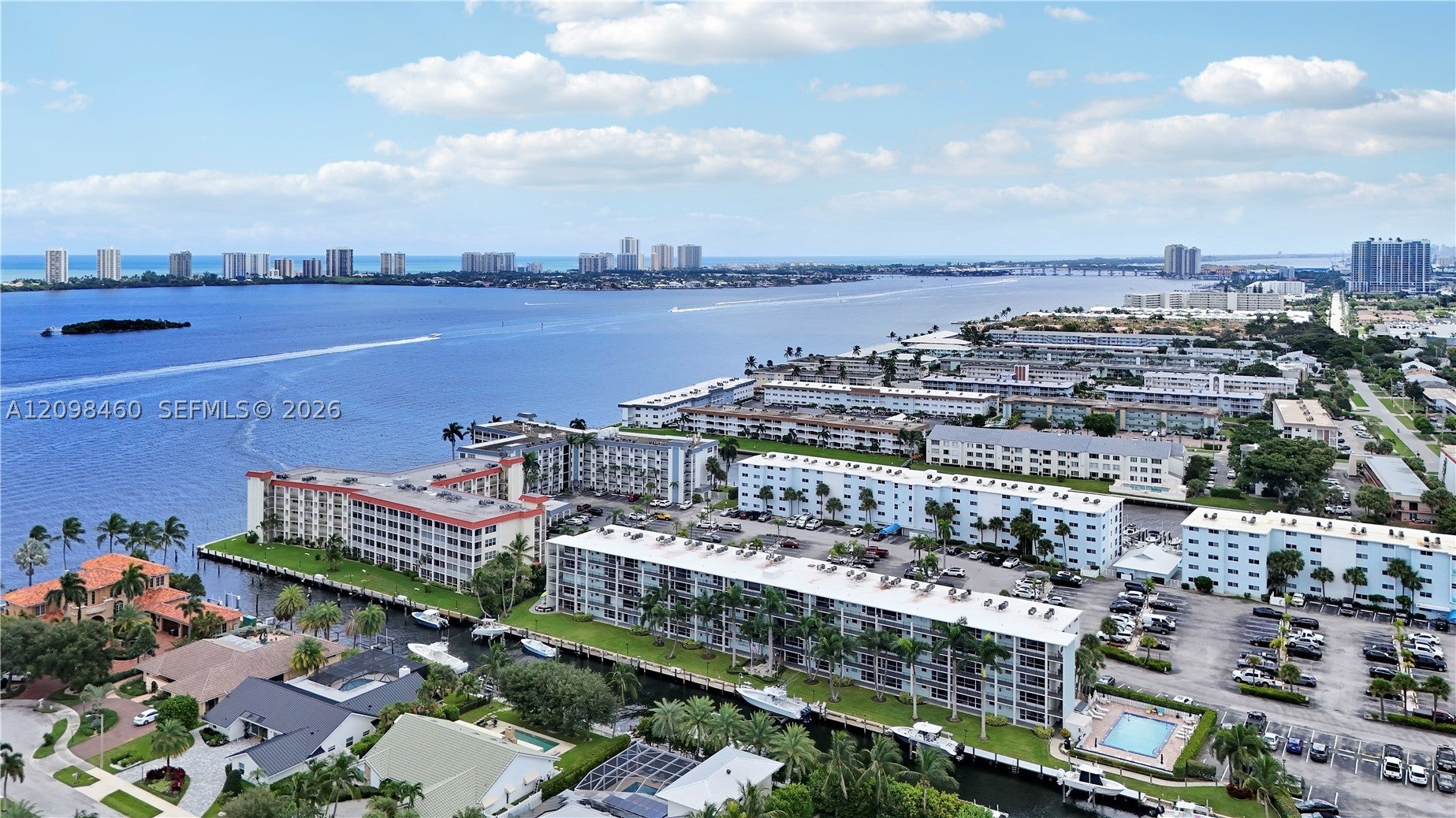 109 N Paradise Harbour Blvd 406