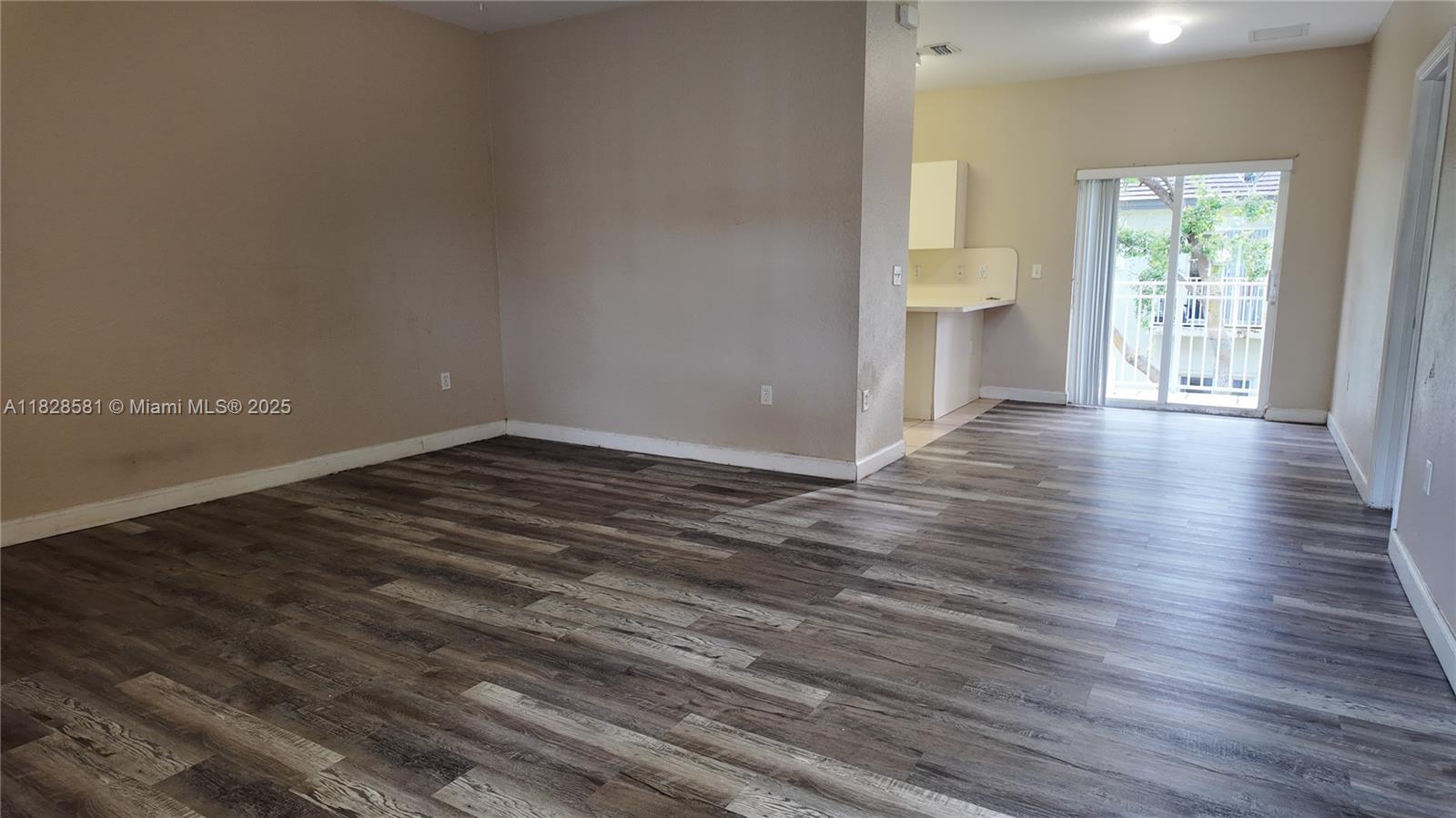 374 NE 27th Ave 203