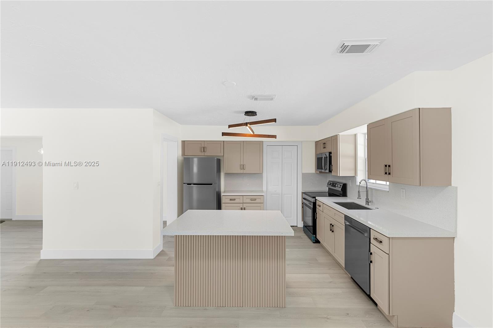 SCOTT LAKE MANOR SEC 2 - Residential