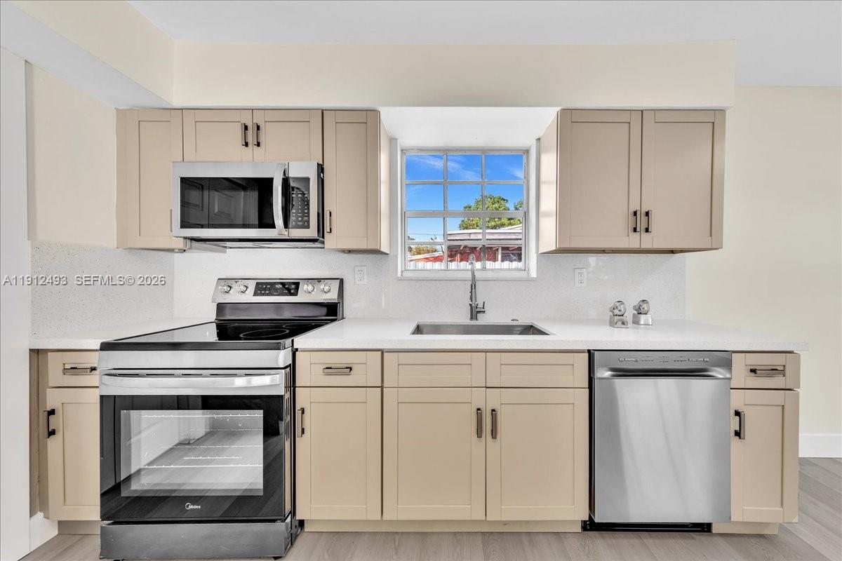 SCOTT LAKE MANOR SEC 2 - Residential