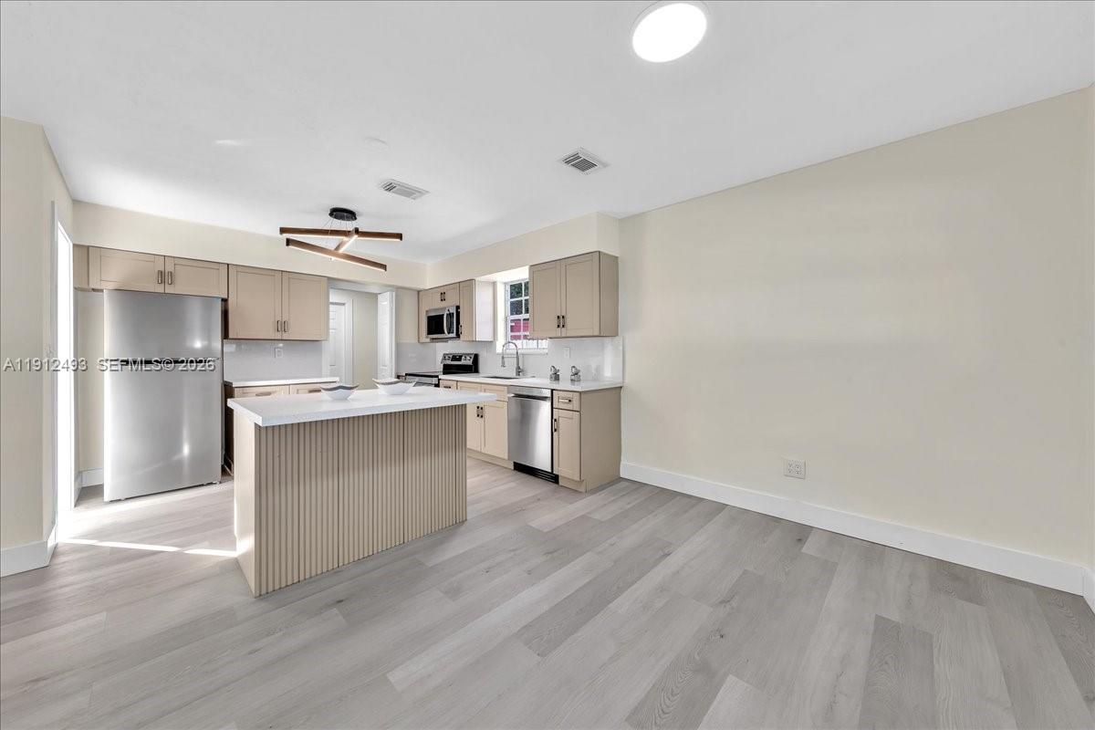 SCOTT LAKE MANOR SEC 2 - Residential