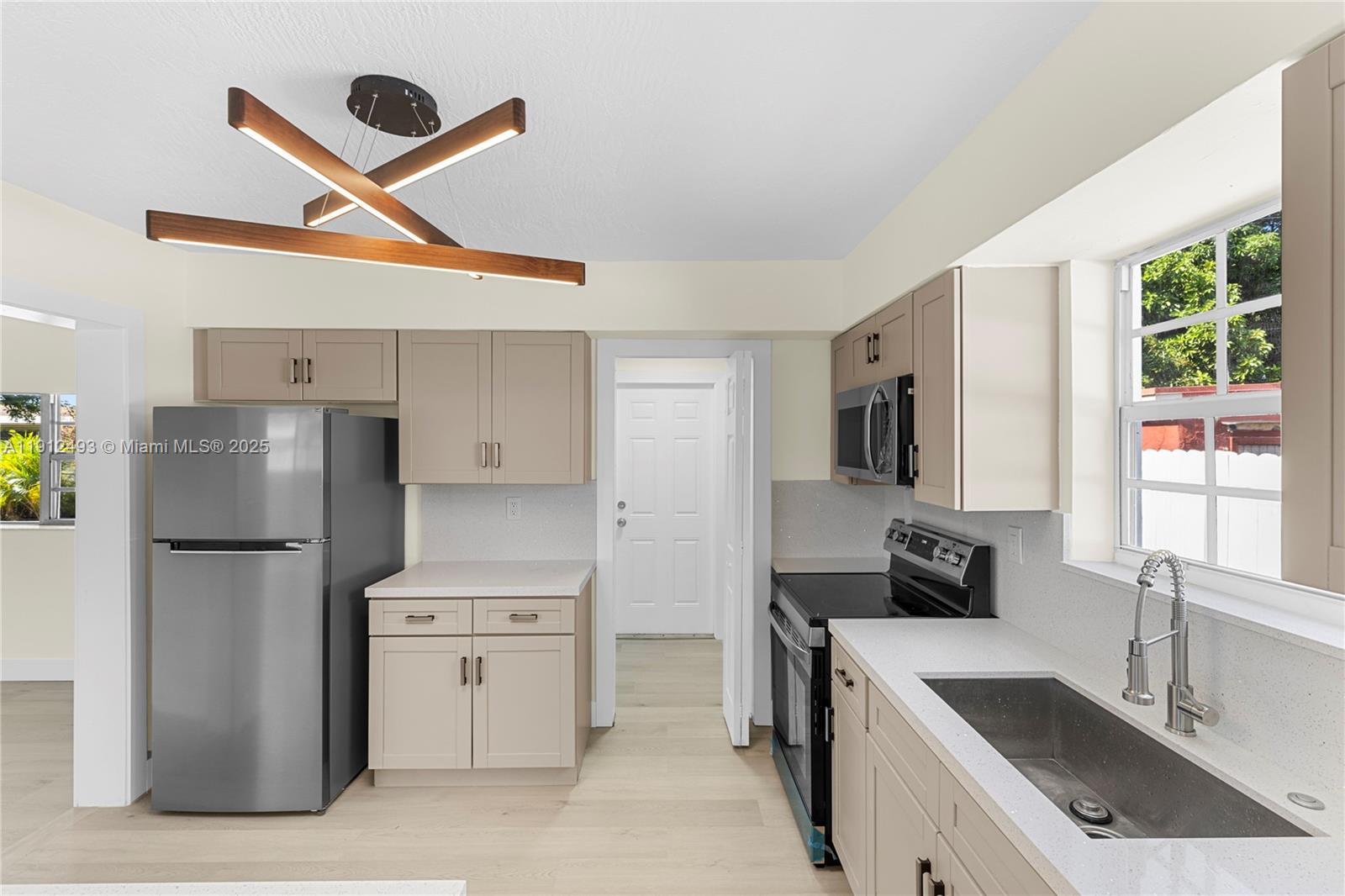 SCOTT LAKE MANOR SEC 2 - Residential