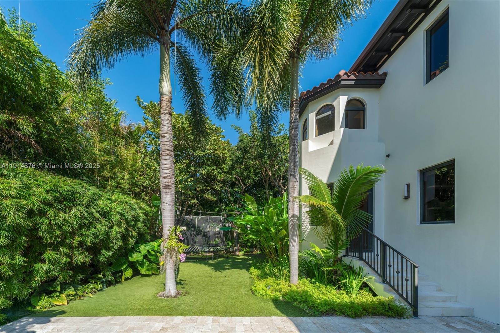 HOLIDAY COLONY - Residential