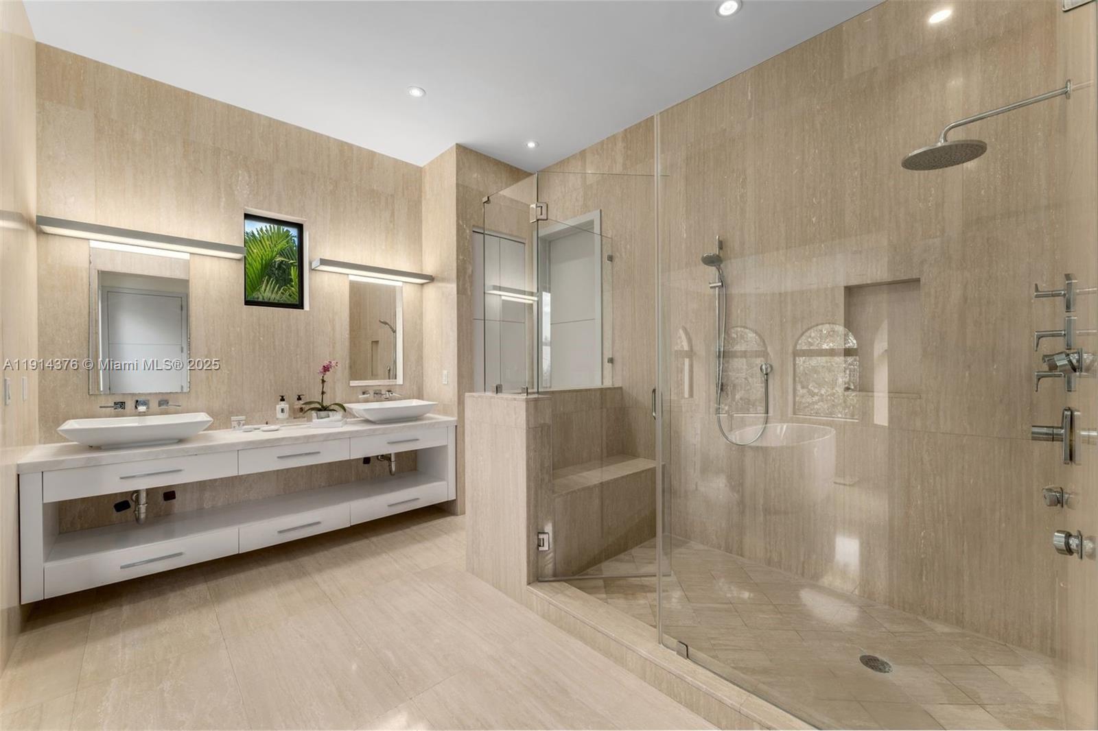 HOLIDAY COLONY - Residential