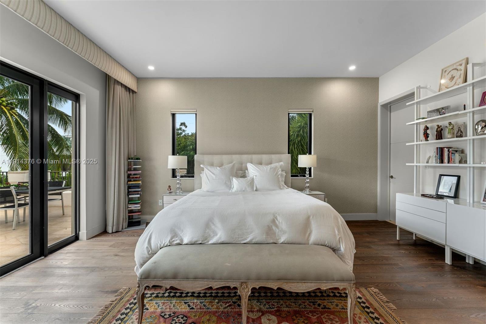 HOLIDAY COLONY - Residential