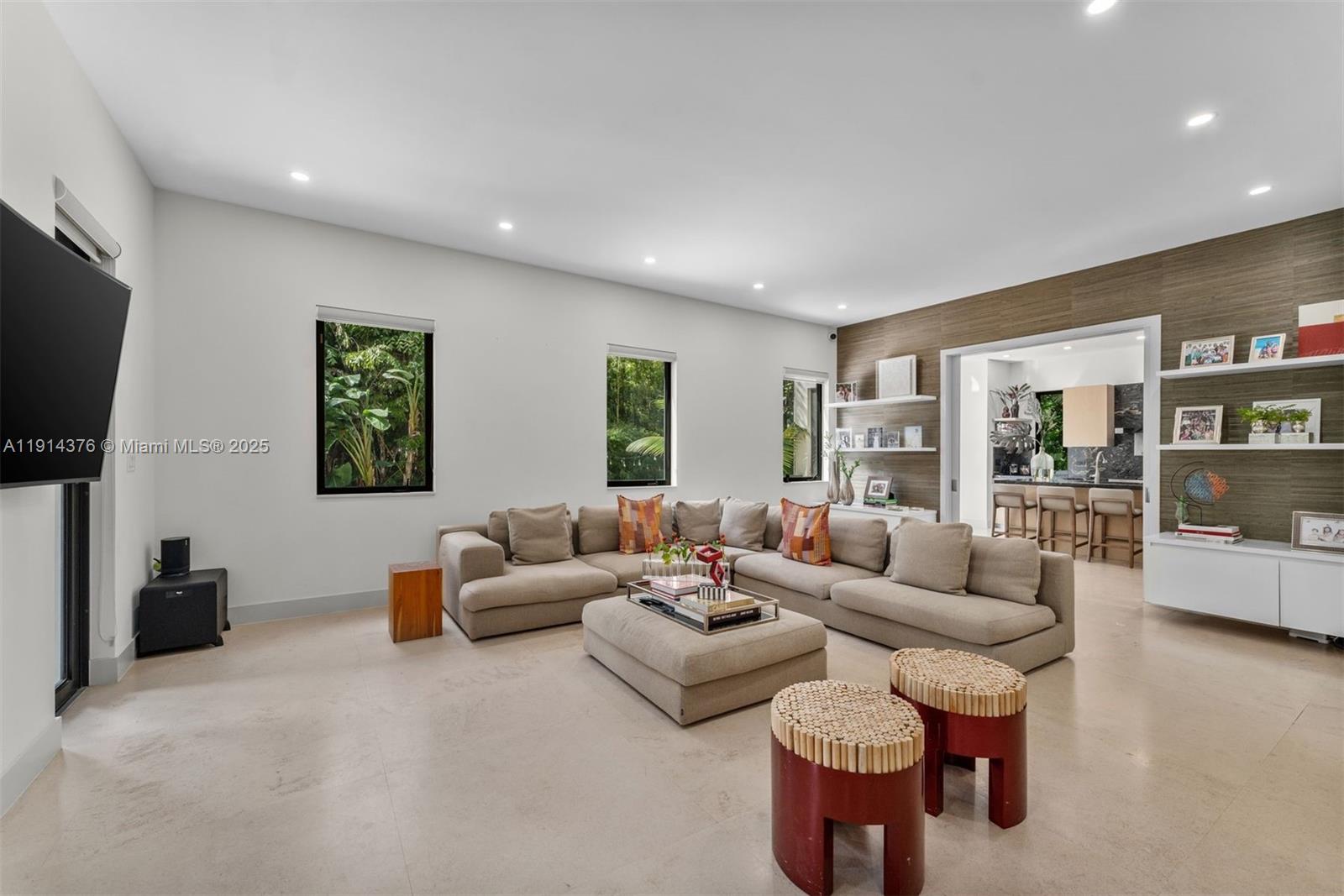 HOLIDAY COLONY - Residential