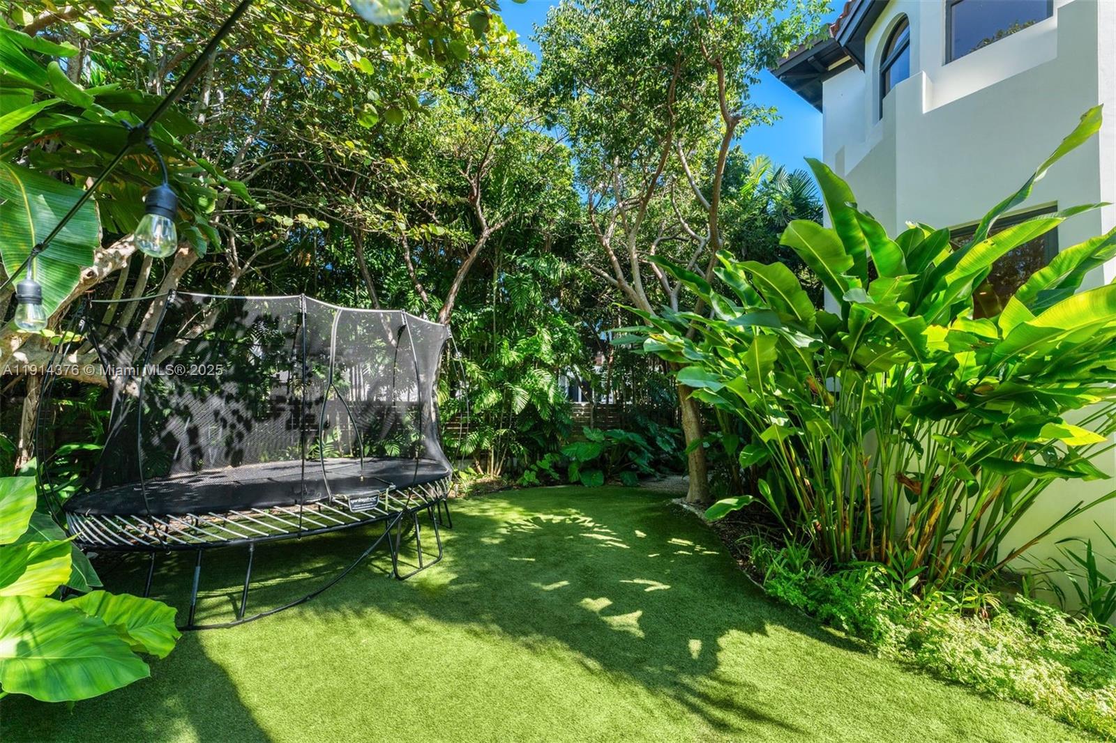 HOLIDAY COLONY - Residential