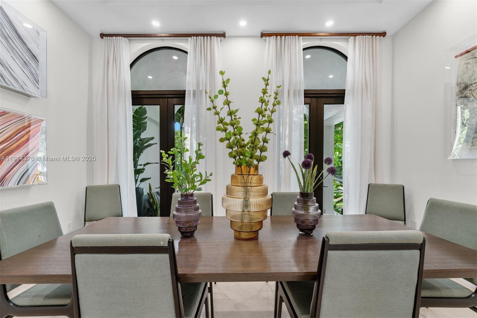 HOLIDAY COLONY - Residential