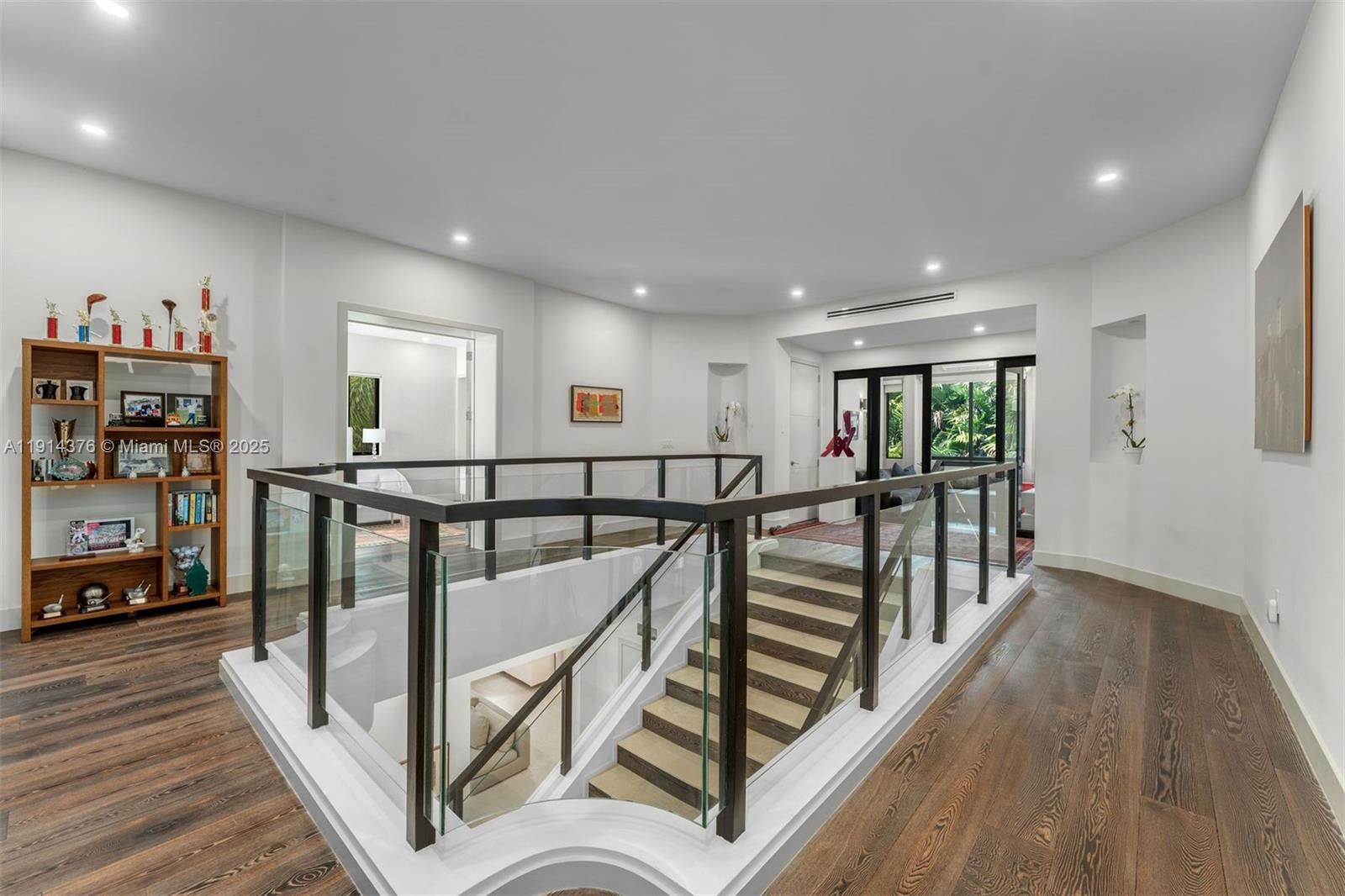 HOLIDAY COLONY - Residential