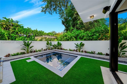 Tiny photo for 2712 S Le Jeune Rd, Coral Gables, FL 33134 (MLS # A12046637)
