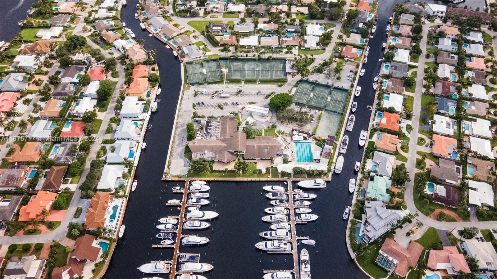 CORAL KEY VILLAS 3RD SEC - Residential