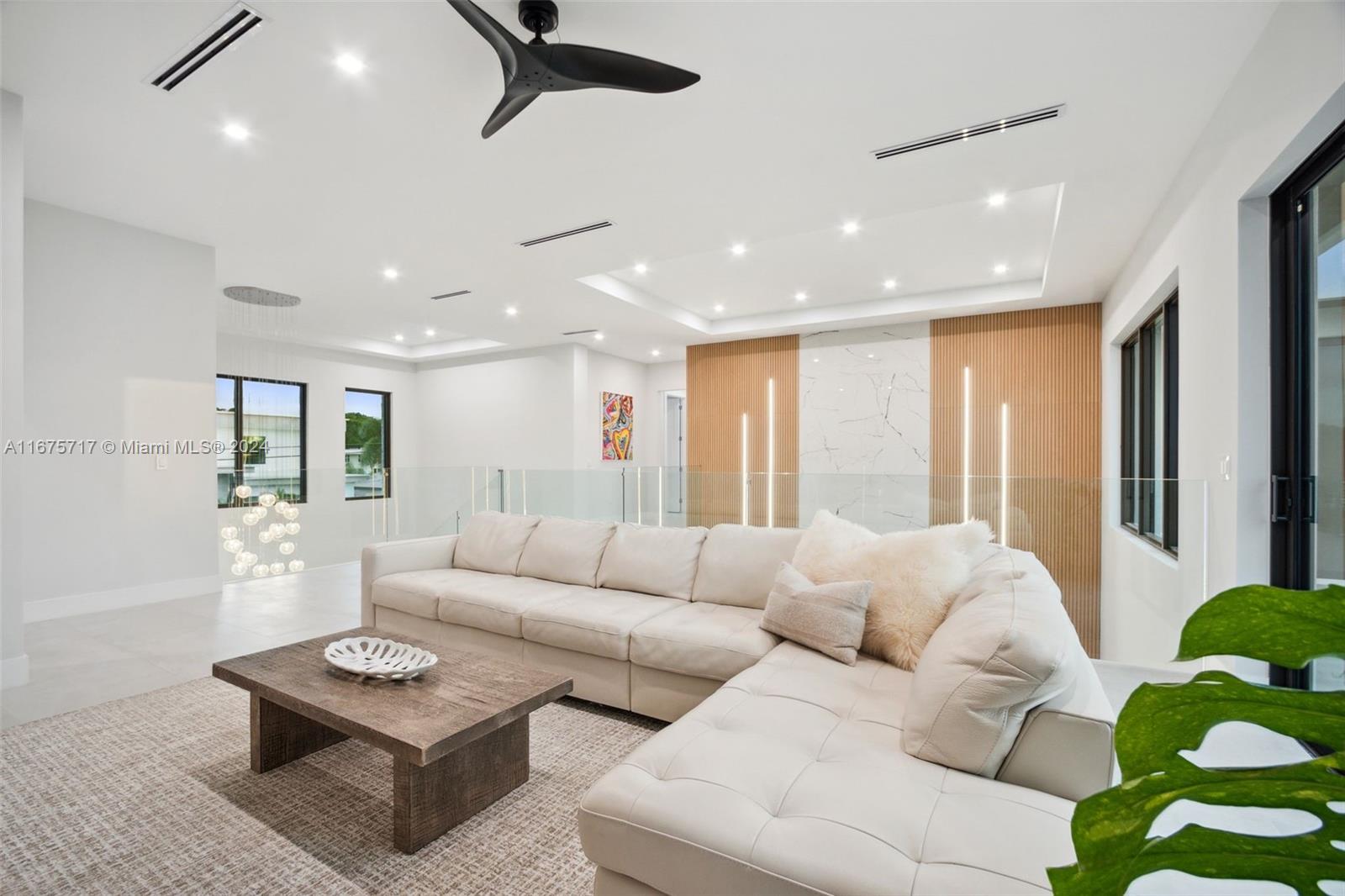 CORAL KEY VILLAS 3RD SEC - Residential