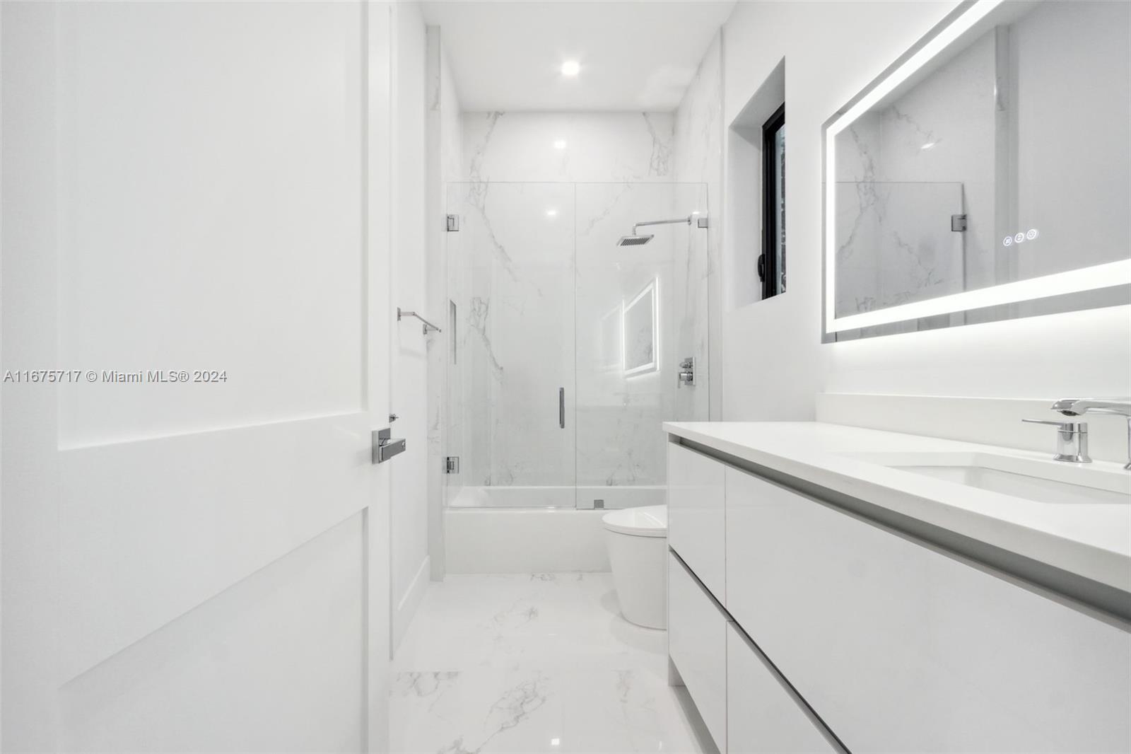 CORAL KEY VILLAS 3RD SEC - Residential