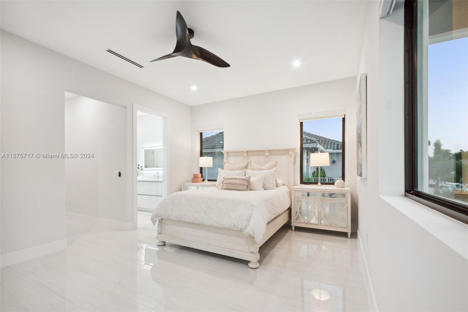 CORAL KEY VILLAS 3RD SEC - Residential