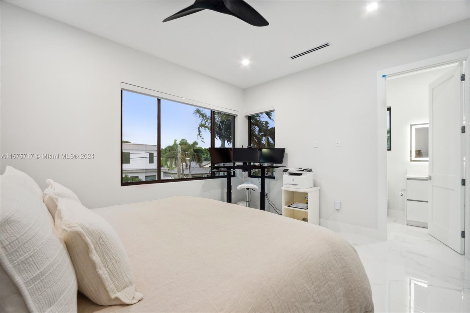 CORAL KEY VILLAS 3RD SEC - Residential