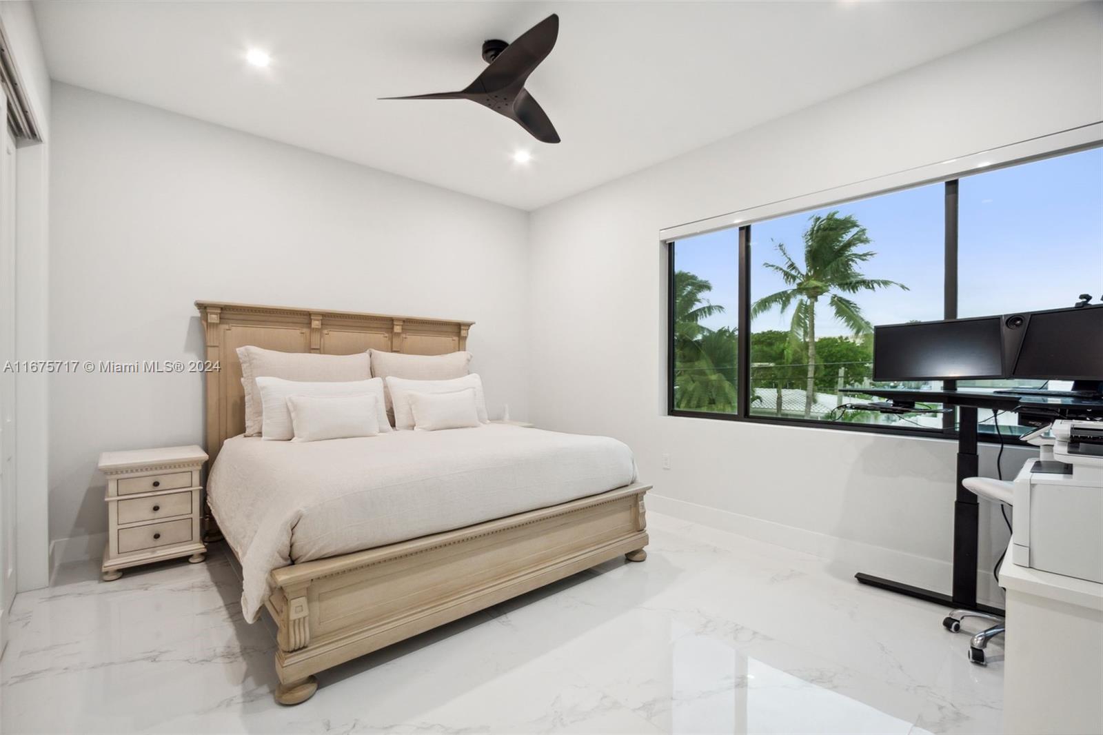 CORAL KEY VILLAS 3RD SEC - Residential