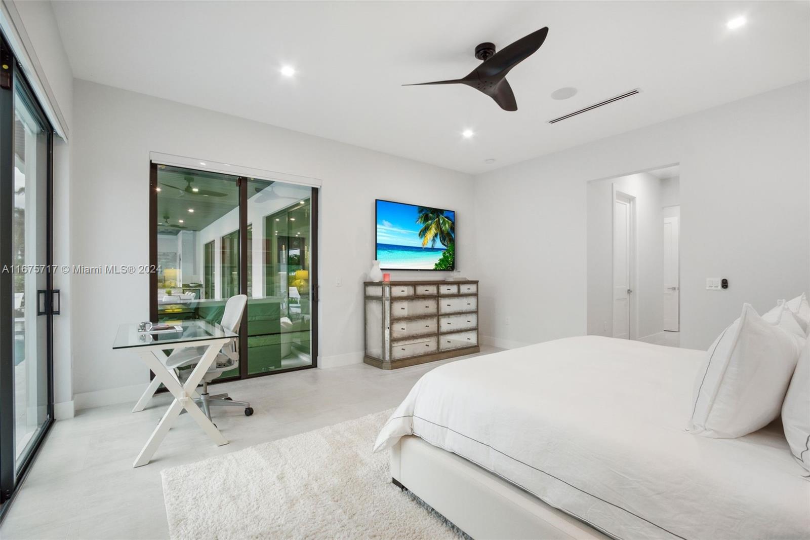 CORAL KEY VILLAS 3RD SEC - Residential