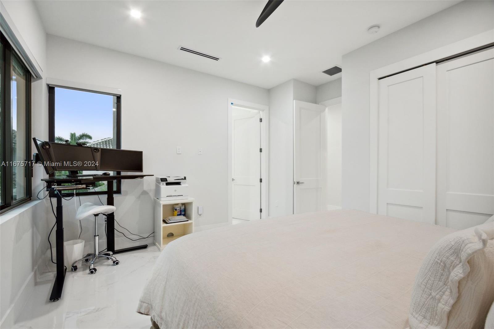 CORAL KEY VILLAS 3RD SEC - Residential