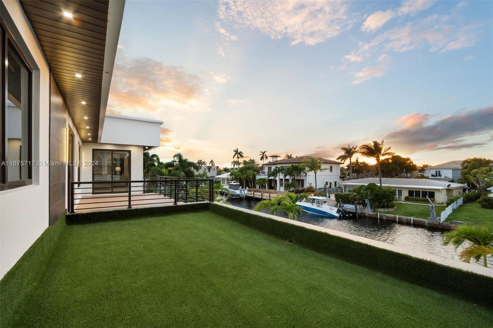 CORAL KEY VILLAS 3RD SEC - Residential
