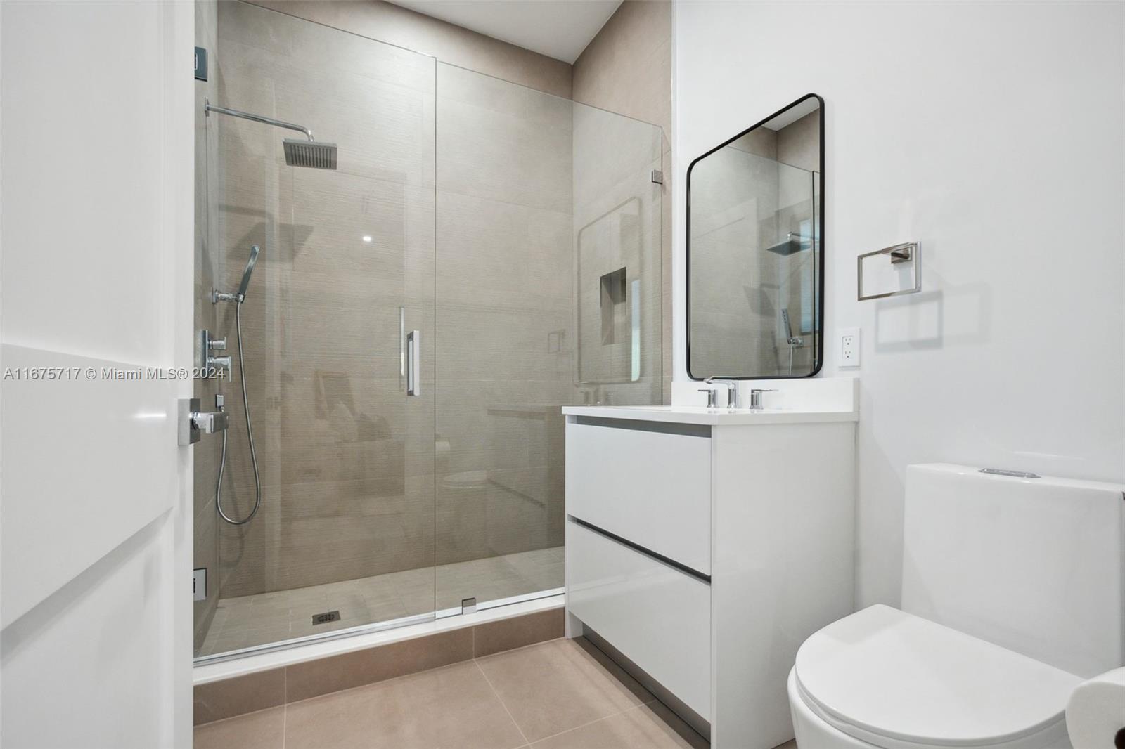 CORAL KEY VILLAS 3RD SEC - Residential