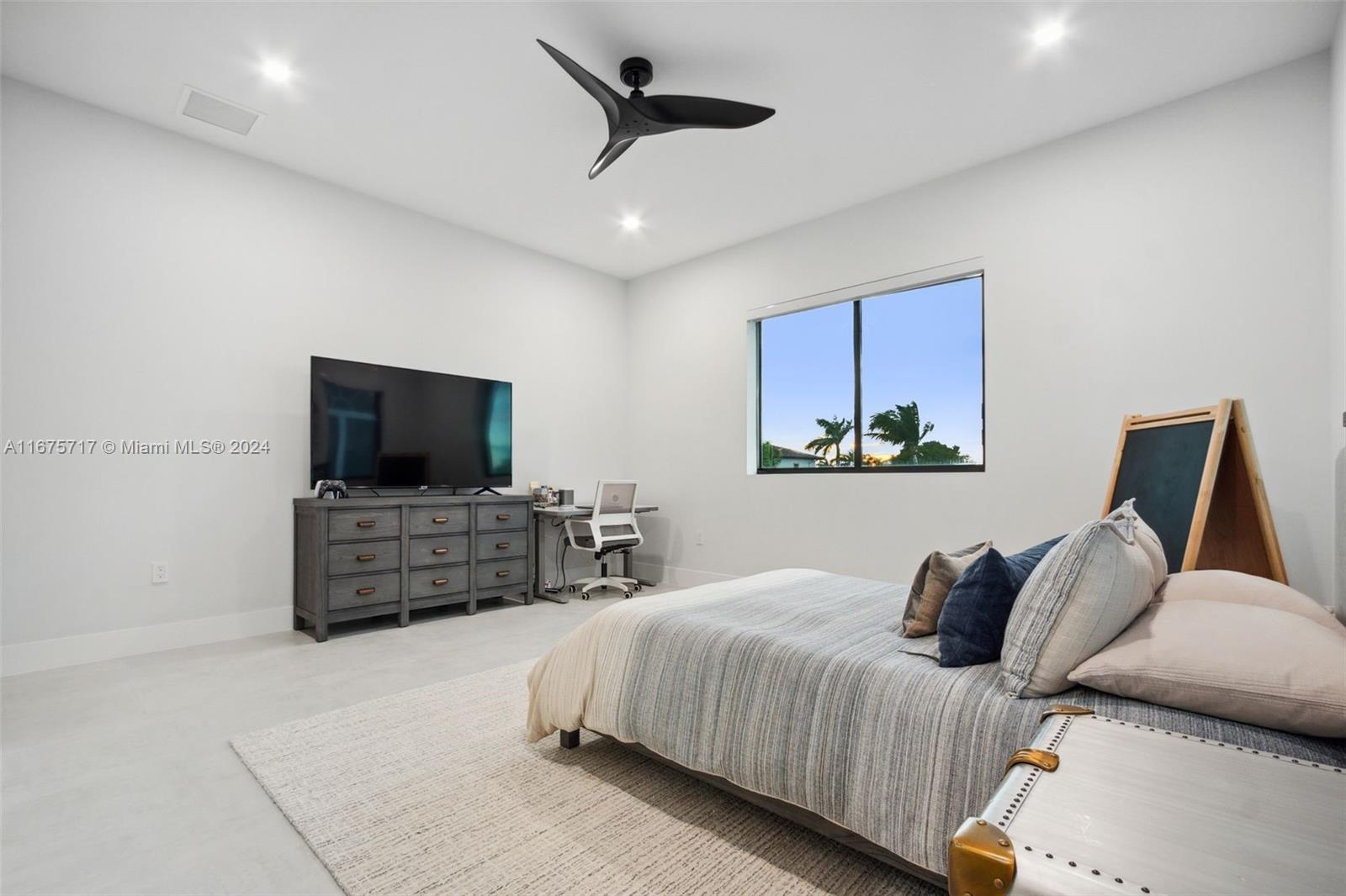 CORAL KEY VILLAS 3RD SEC - Residential
