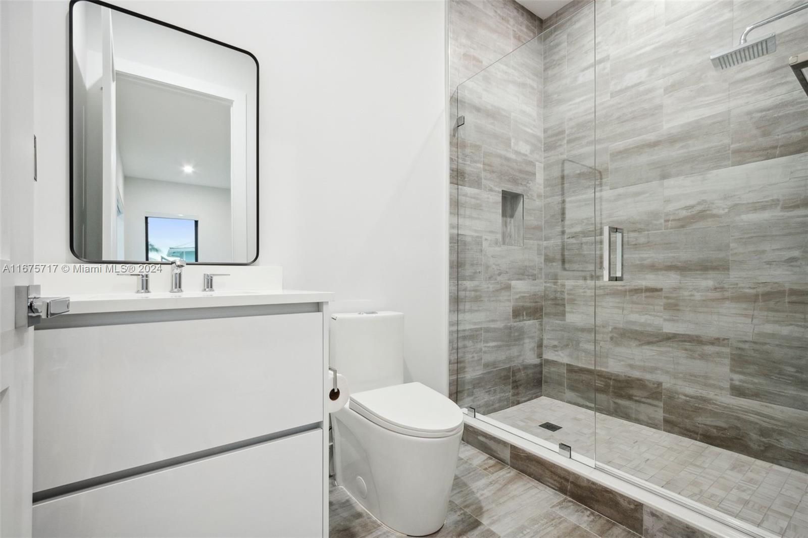 CORAL KEY VILLAS 3RD SEC - Residential