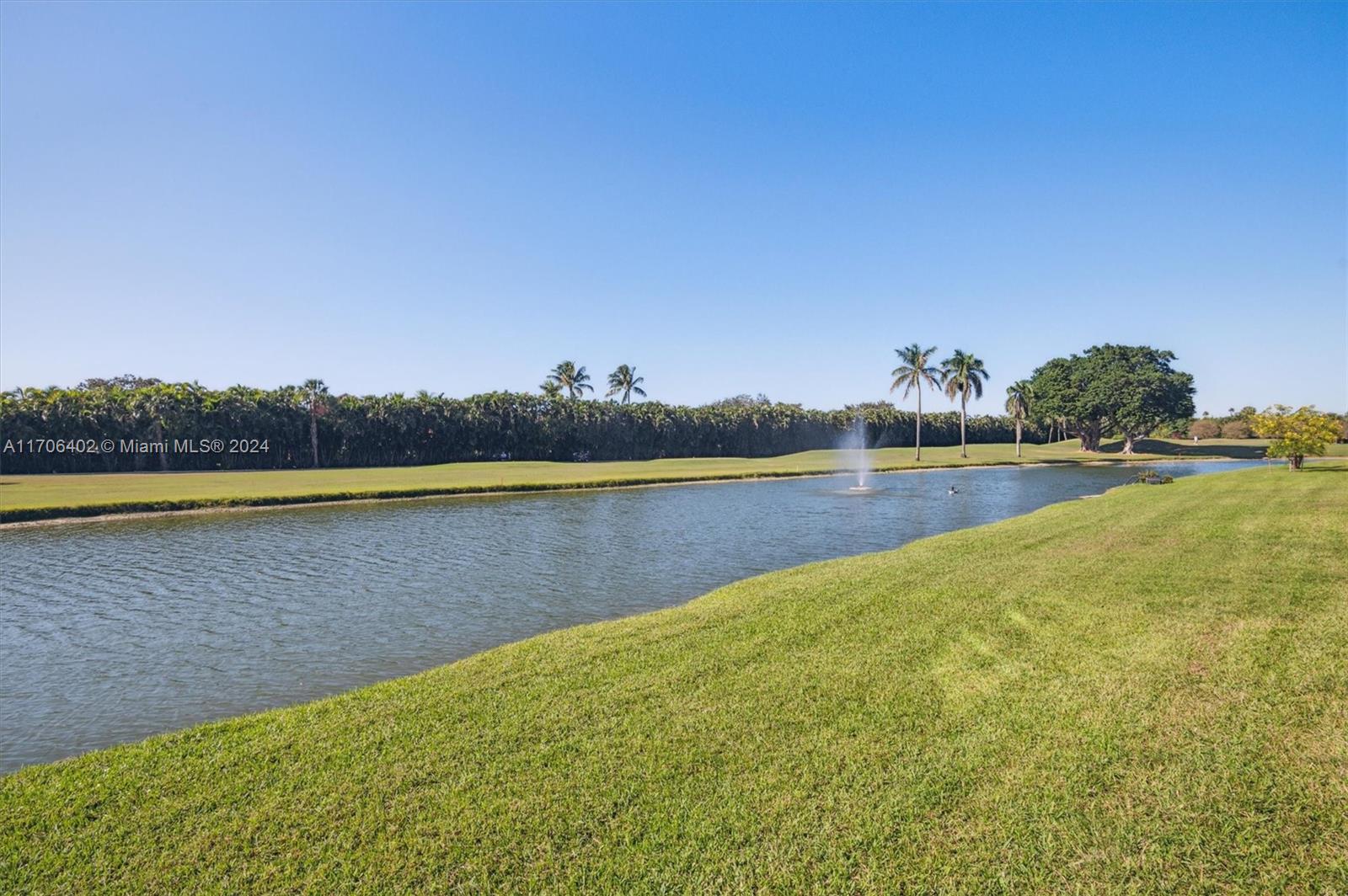 HOLLYBROOK GOLF AND - Residential