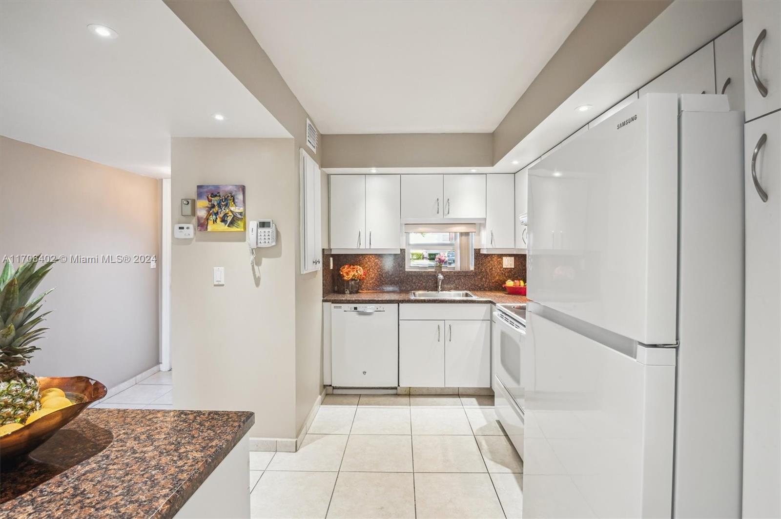 HOLLYBROOK GOLF AND - Residential
