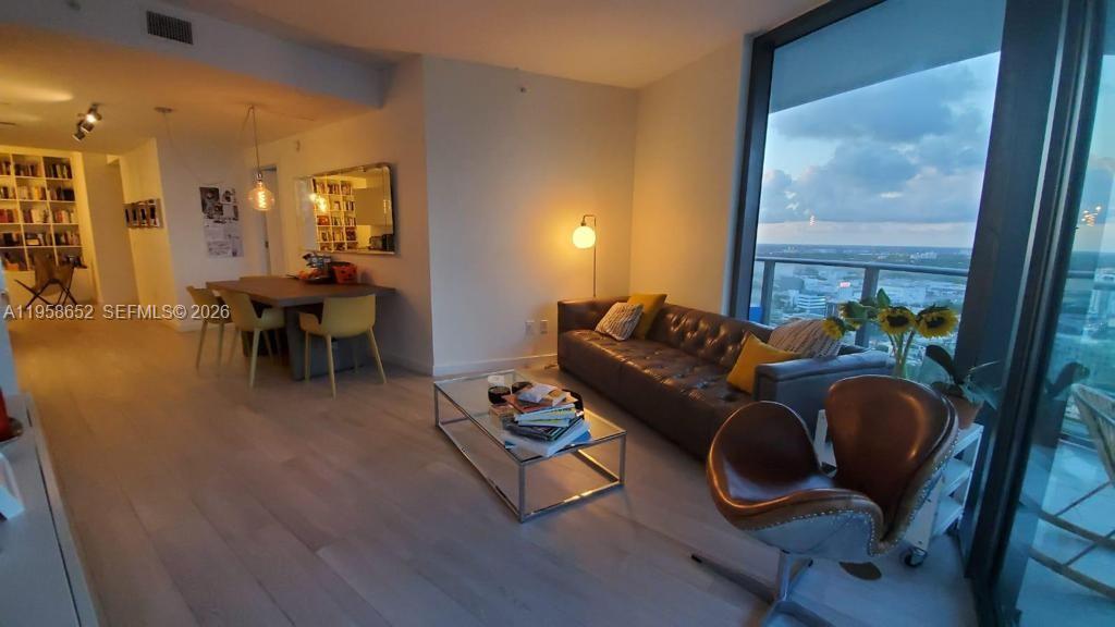 PARAISO BAYVIEWS CONDO - Residential