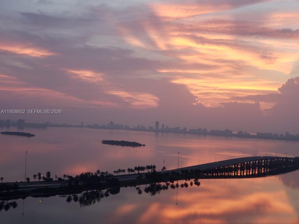 PARAISO BAYVIEWS CONDO - Residential