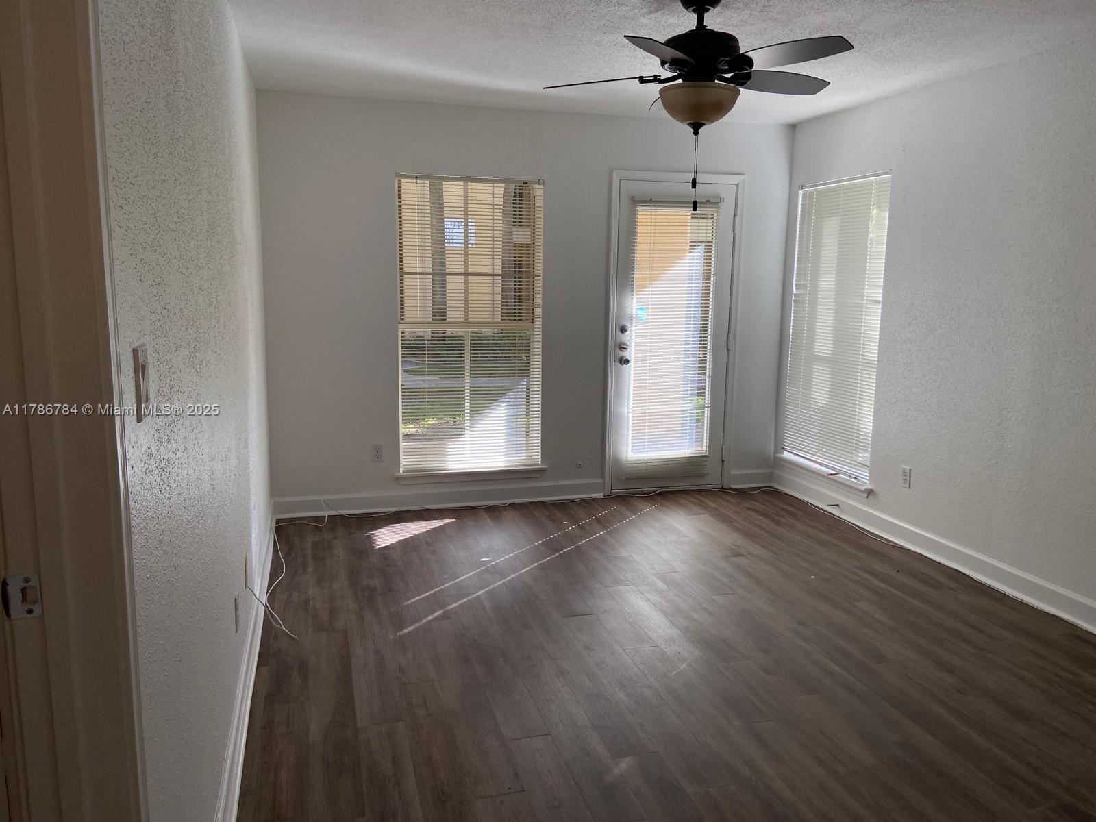 977 Riverside Dr 216