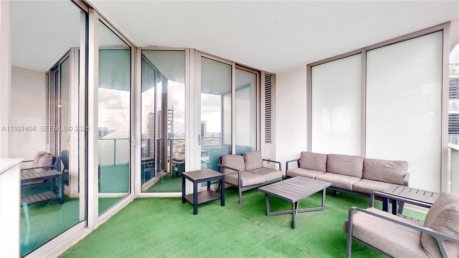 PARAMOUNT MIAMI WORLDCENT - Residential