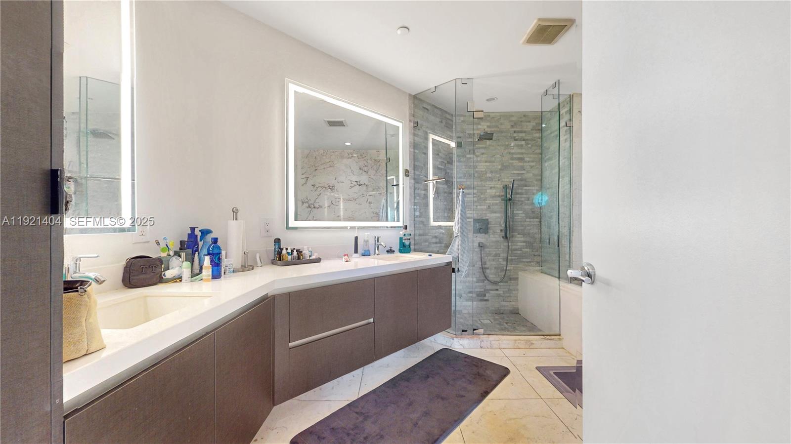 PARAMOUNT MIAMI WORLDCENT - Residential