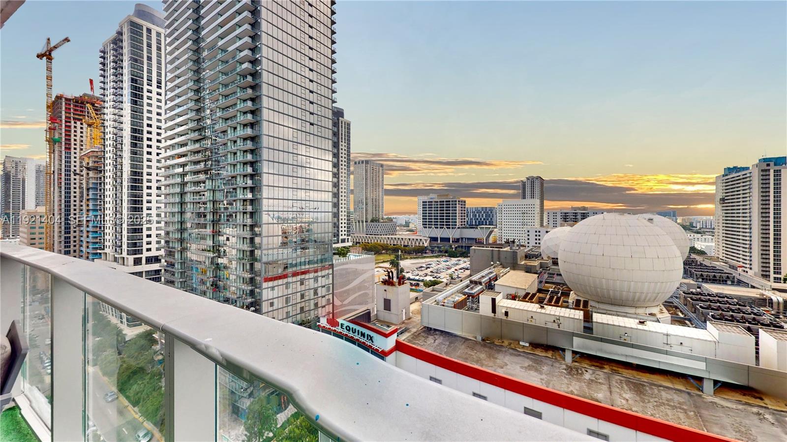 PARAMOUNT MIAMI WORLDCENT - Residential