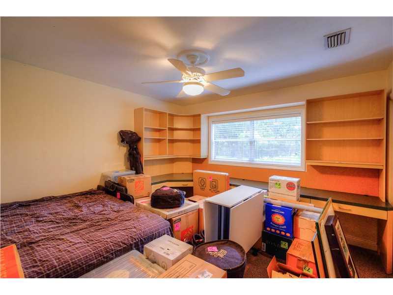 CLINTON GROVE ESTS - Residential