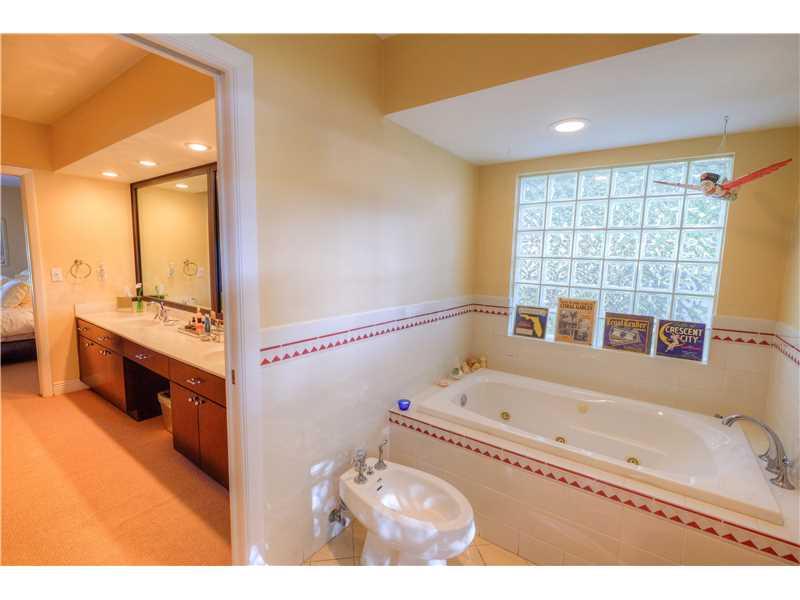 CLINTON GROVE ESTS - Residential