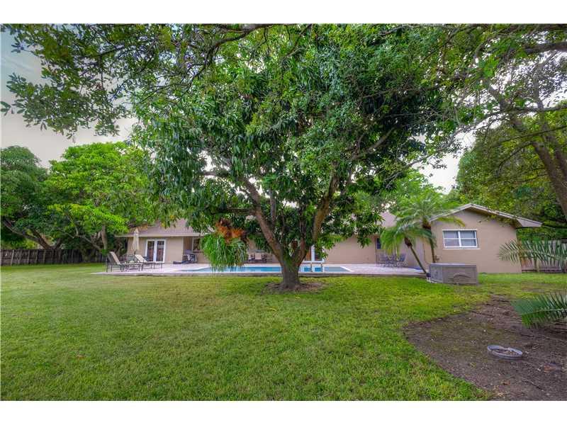 CLINTON GROVE ESTS - Residential