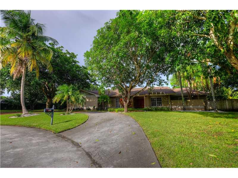 CLINTON GROVE ESTS - Residential