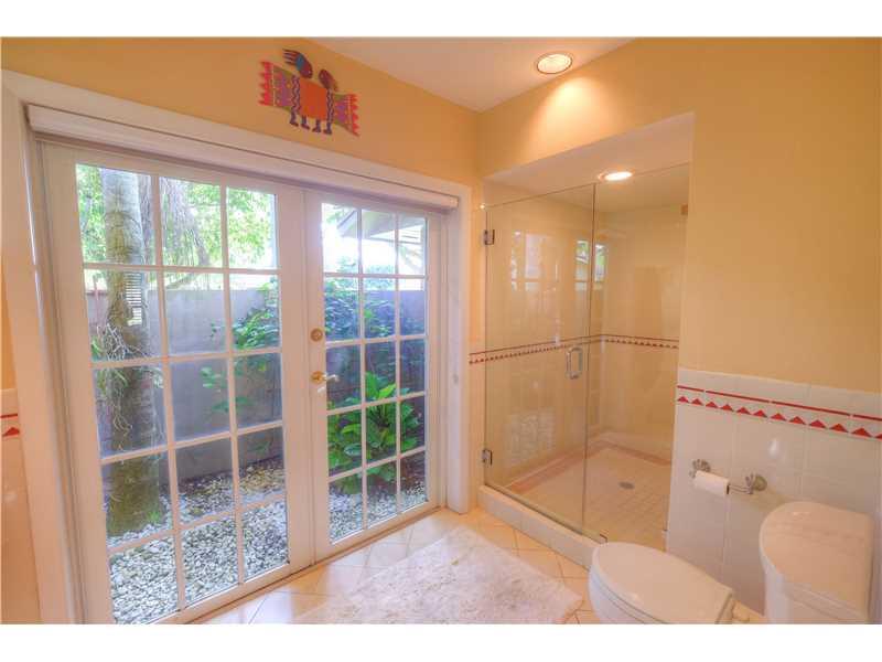 CLINTON GROVE ESTS - Residential