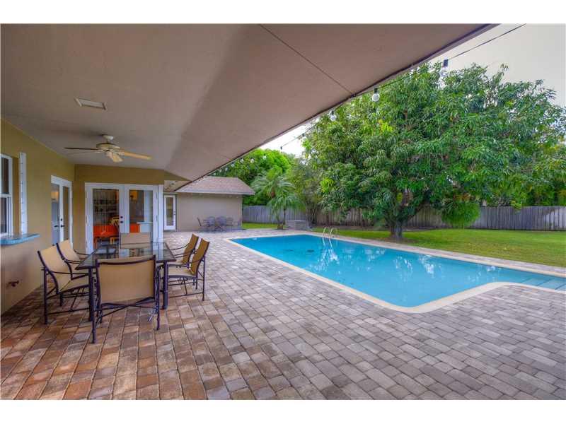 CLINTON GROVE ESTS - Residential