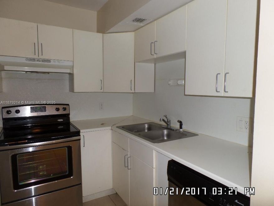 This beautiful fourth-floor apartment has been completely renovated and is ready for you to move in today! The entire unit features, Great location near the best places for walk and make shopping. Easy Application, Fast approval.